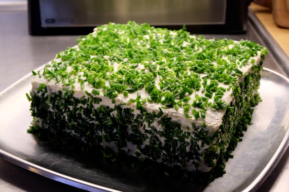Chives pressed into Smörgåstårta